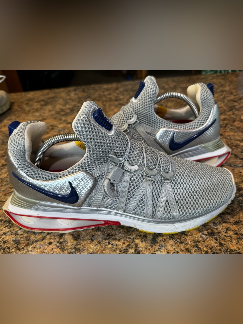 Nike Shox Gravity Metallic Silver Shoe AR1999046 men's sz 9.5 Running Streetwear